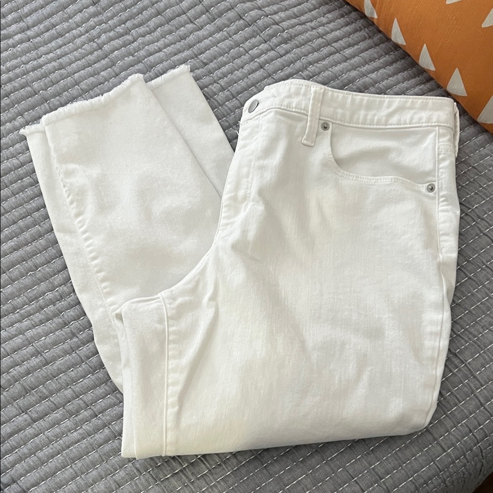 Size 16 33R Universal Thread White Denim Cropped Pants Skinny